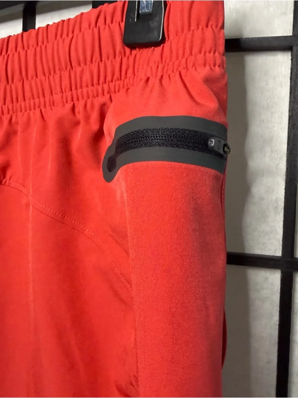 Under Armour Women's Red UNSTOPPABLE Jogger Track Pants M NWOT - Picture 6 of 7